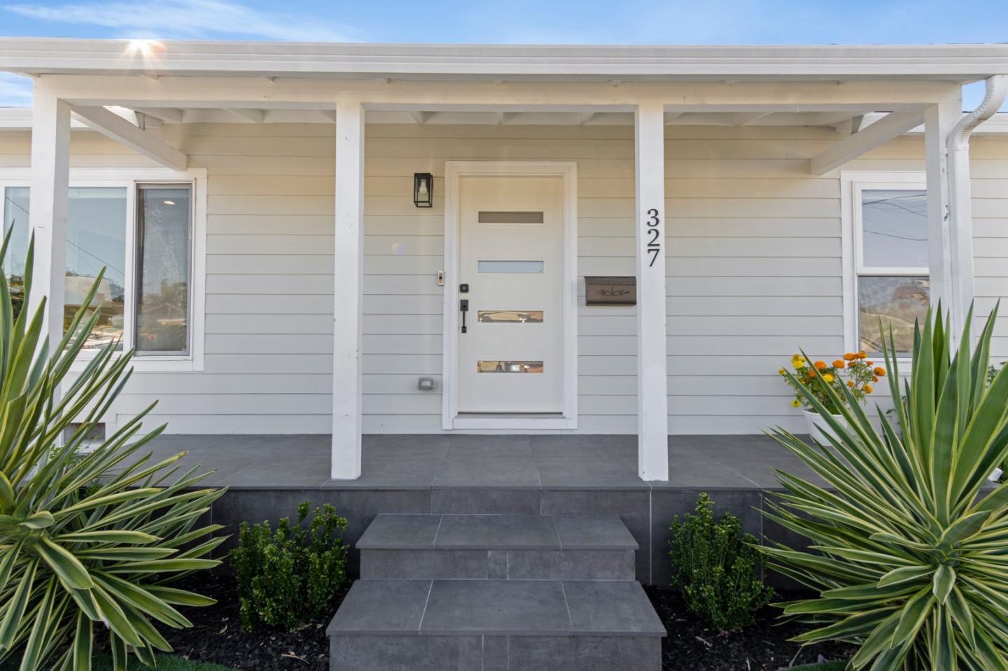 Detail Gallery Image 5 of 78 For 327 a St, Redwood City,  CA 94063 - 3 Beds | 2 Baths