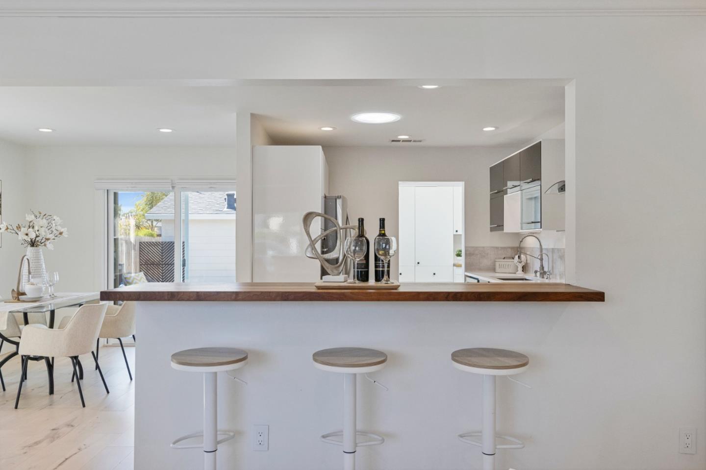 Detail Gallery Image 9 of 78 For 327 a St, Redwood City,  CA 94063 - 3 Beds | 2 Baths