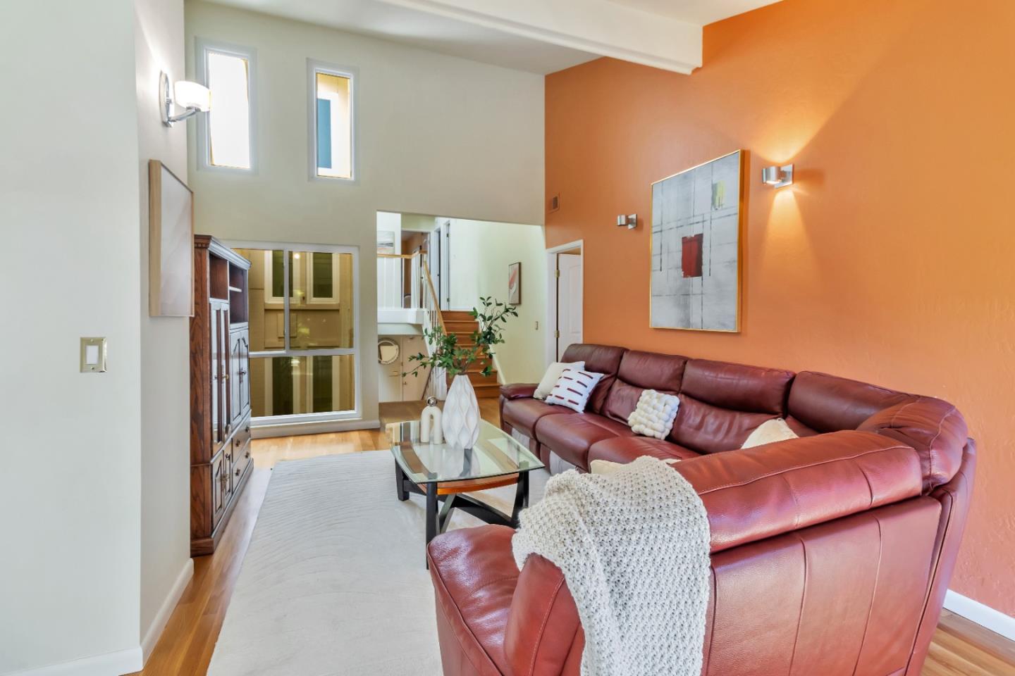 Detail Gallery Image 4 of 26 For 574 Sand Hill Cir, Menlo Park,  CA 94025 - 3 Beds | 2/1 Baths
