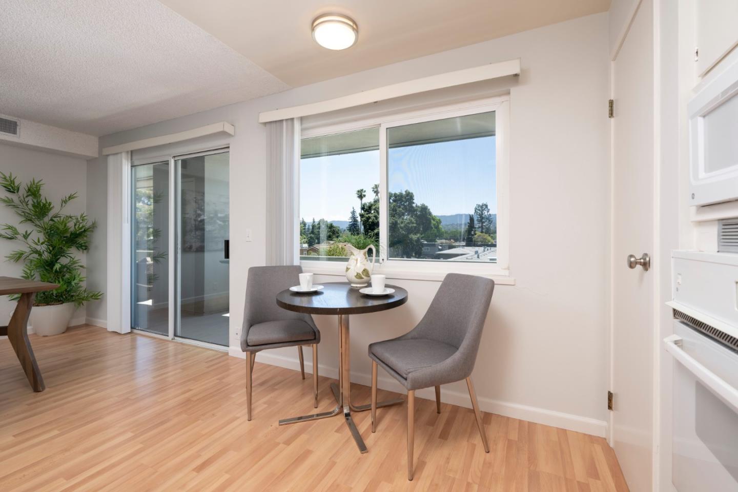 Detail Gallery Image 12 of 33 For 1458 Hudson St #305,  Redwood City,  CA 94061 - 3 Beds | 3 Baths