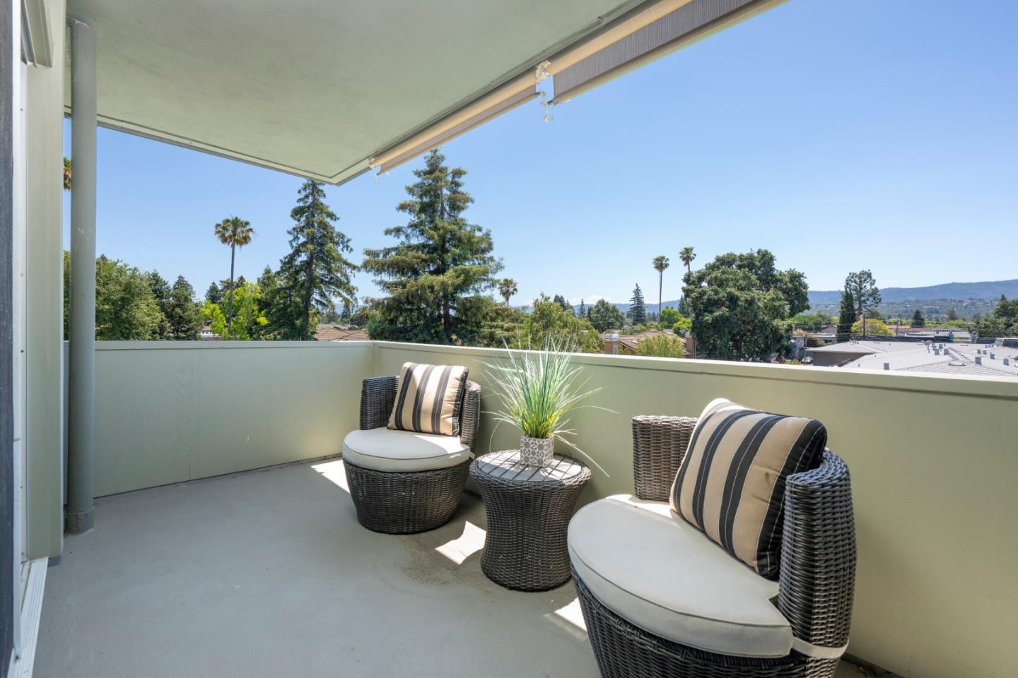 Detail Gallery Image 18 of 33 For 1458 Hudson St #305,  Redwood City,  CA 94061 - 3 Beds | 3 Baths