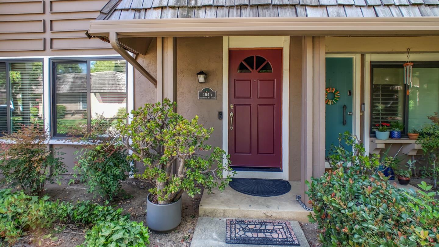 Detail Gallery Image 2 of 31 For 4645 Columbia River Ct, San Jose,  CA 95136 - 3 Beds | 2/1 Baths