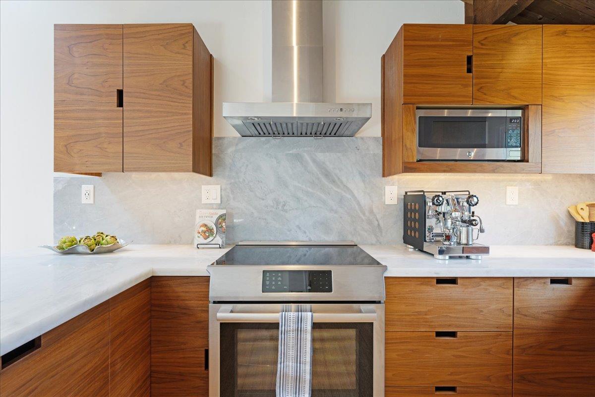 Detail Gallery Image 16 of 54 For 139 Tree Frog Ln, Santa Cruz,  CA 95060 - 2 Beds | 1/1 Baths