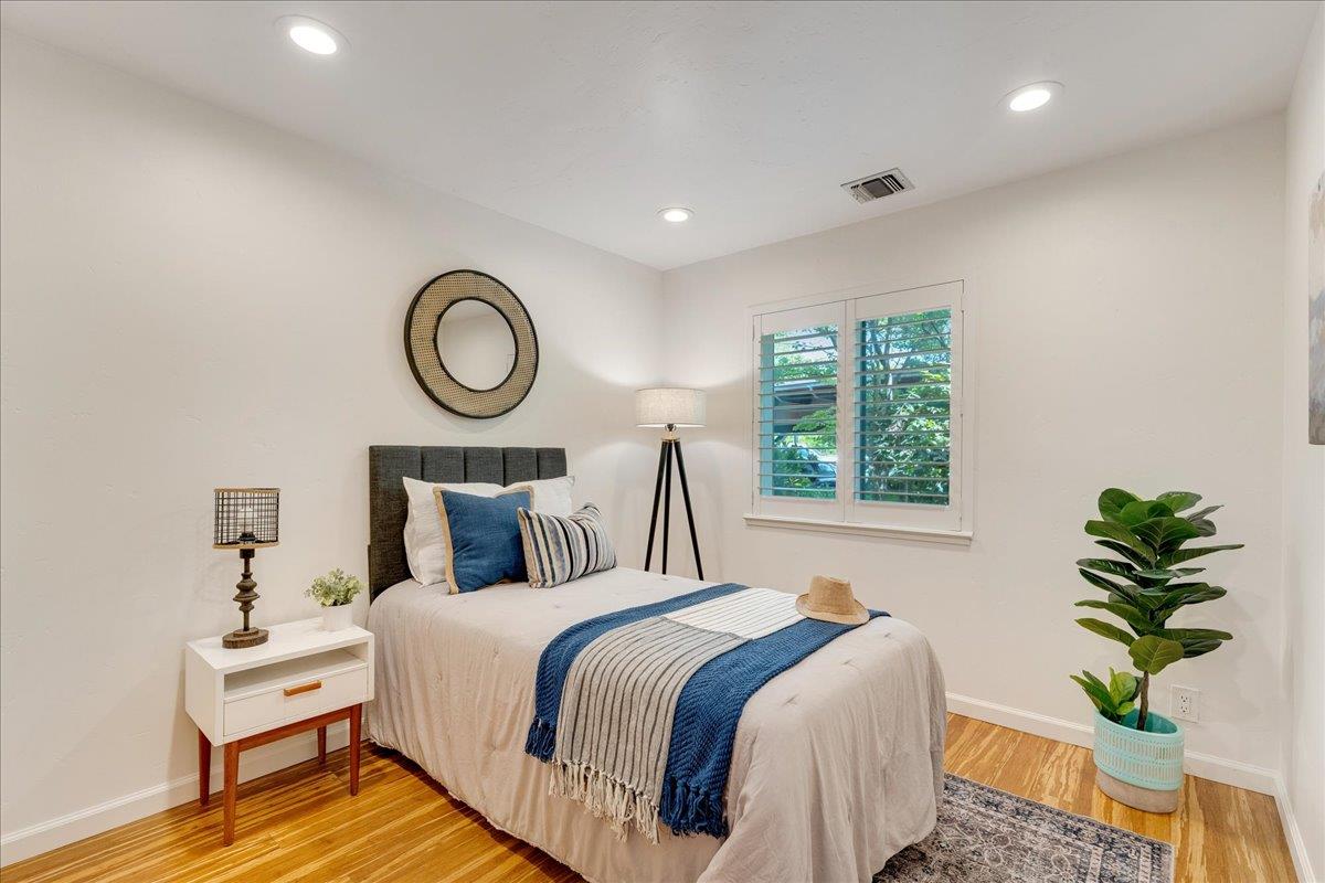 Detail Gallery Image 27 of 54 For 139 Tree Frog Ln, Santa Cruz,  CA 95060 - 2 Beds | 1/1 Baths
