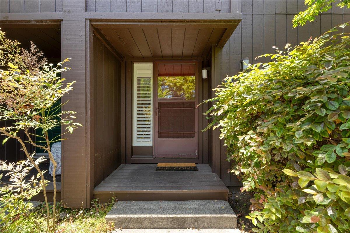 Detail Gallery Image 3 of 54 For 139 Tree Frog Ln, Santa Cruz,  CA 95060 - 2 Beds | 1/1 Baths