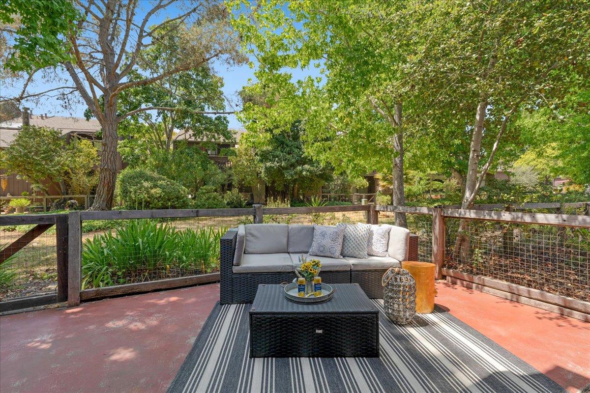Detail Gallery Image 31 of 54 For 139 Tree Frog Ln, Santa Cruz,  CA 95060 - 2 Beds | 1/1 Baths