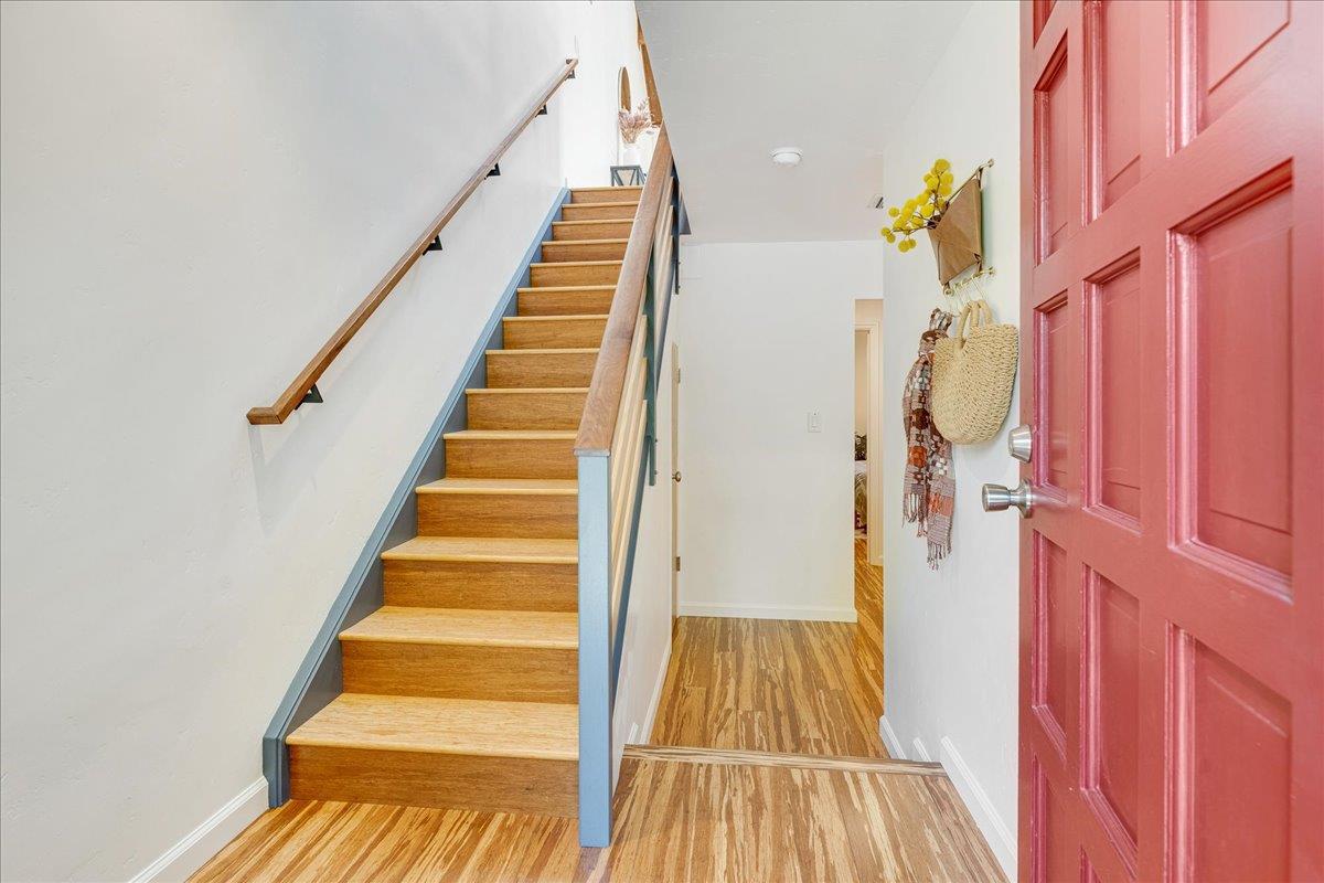 Detail Gallery Image 4 of 54 For 139 Tree Frog Ln, Santa Cruz,  CA 95060 - 2 Beds | 1/1 Baths
