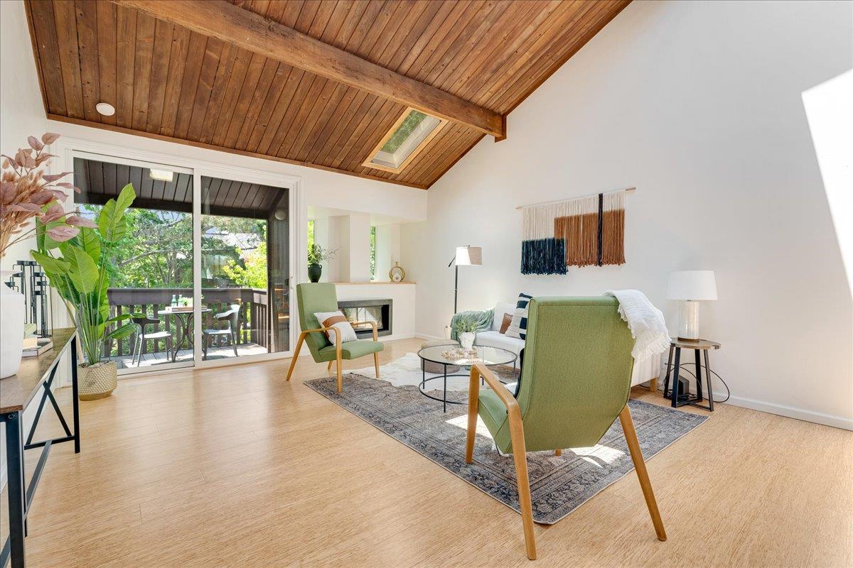 Detail Gallery Image 5 of 54 For 139 Tree Frog Ln, Santa Cruz,  CA 95060 - 2 Beds | 1/1 Baths