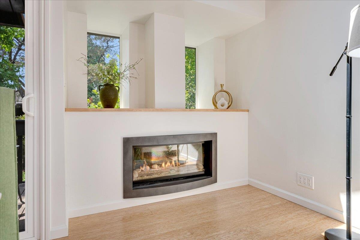 Detail Gallery Image 8 of 54 For 139 Tree Frog Ln, Santa Cruz,  CA 95060 - 2 Beds | 1/1 Baths