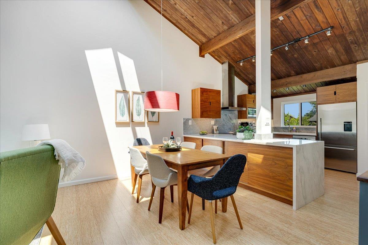 Detail Gallery Image 9 of 54 For 139 Tree Frog Ln, Santa Cruz,  CA 95060 - 2 Beds | 1/1 Baths