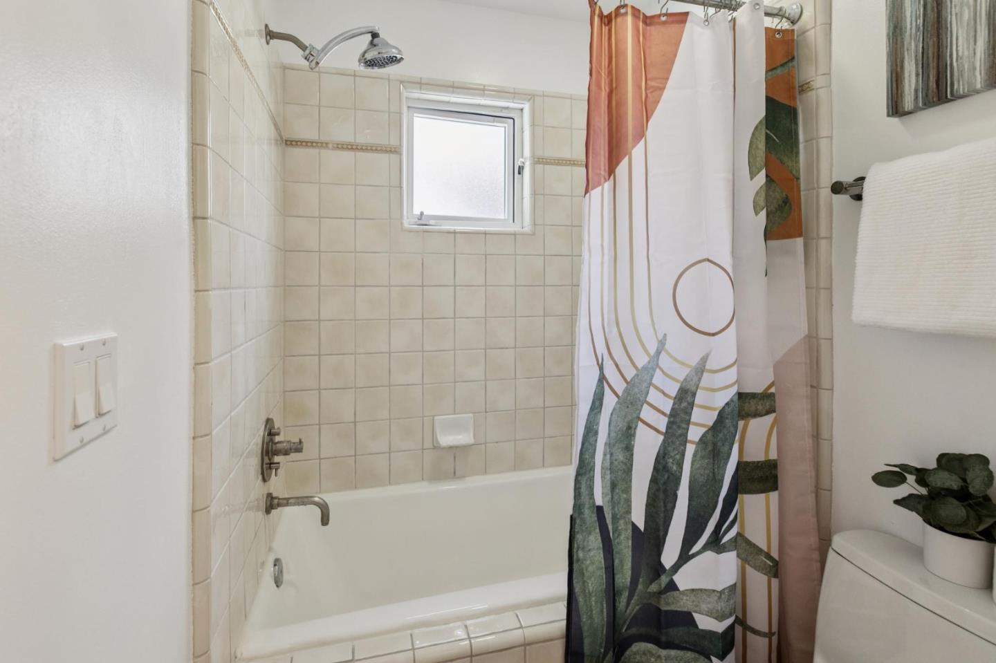 Detail Gallery Image 19 of 38 For 106 Second St, Los Altos,  CA 94022 - 2 Beds | 2 Baths
