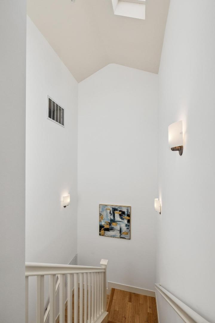Detail Gallery Image 21 of 38 For 106 Second St, Los Altos,  CA 94022 - 2 Beds | 2 Baths