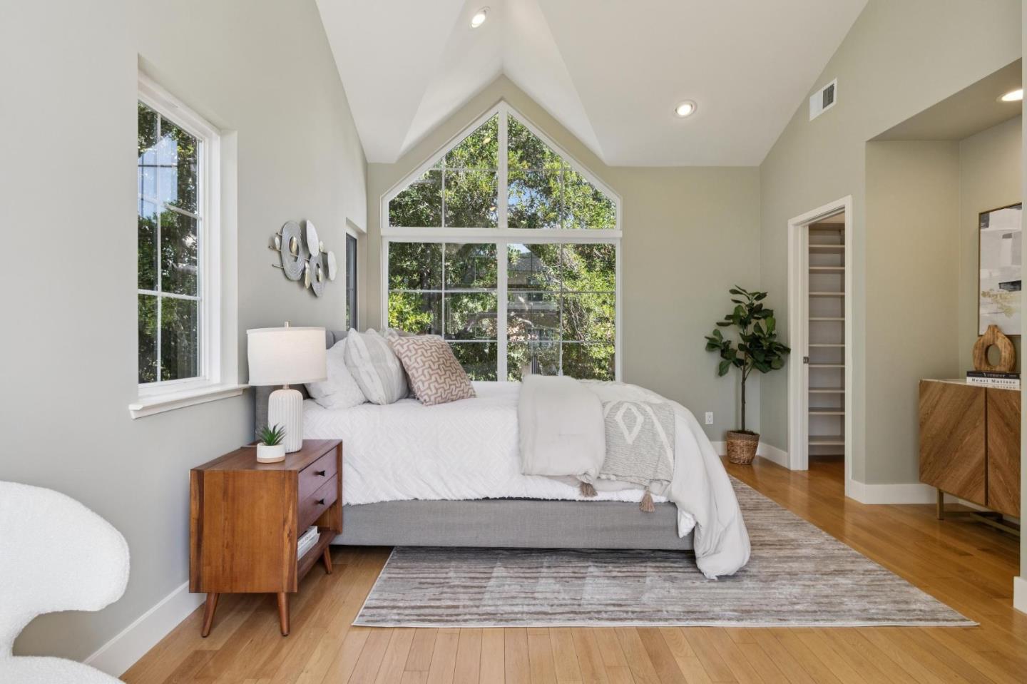 Detail Gallery Image 23 of 38 For 106 Second St, Los Altos,  CA 94022 - 2 Beds | 2 Baths