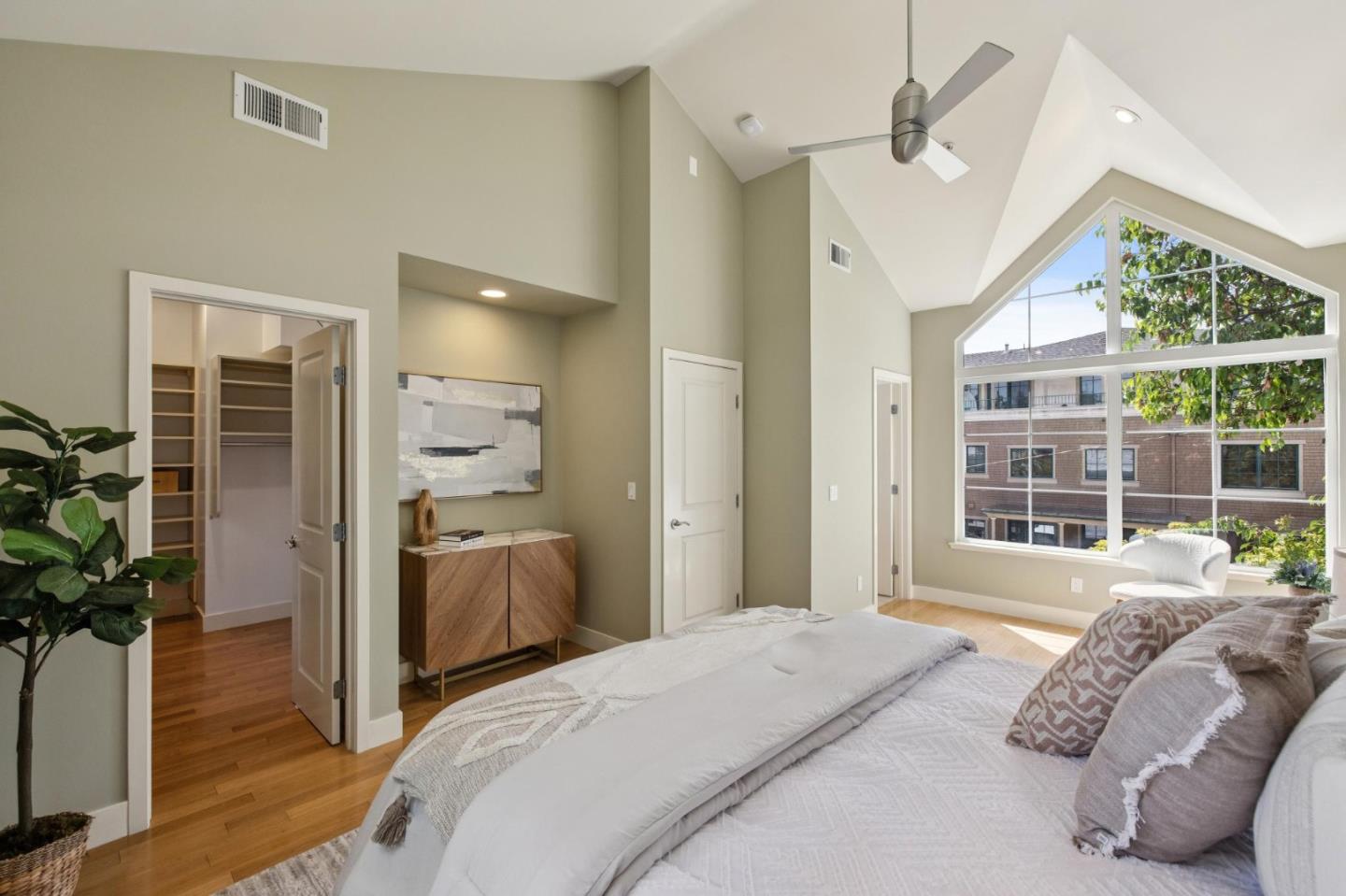 Detail Gallery Image 24 of 38 For 106 Second St, Los Altos,  CA 94022 - 2 Beds | 2 Baths