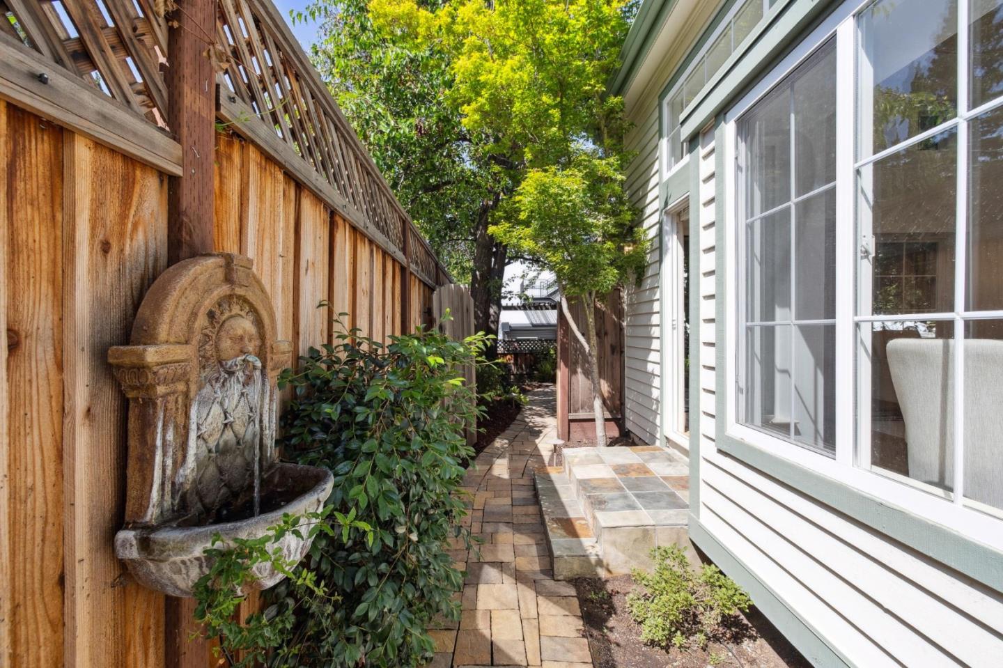 Detail Gallery Image 32 of 38 For 106 Second St, Los Altos,  CA 94022 - 2 Beds | 2 Baths