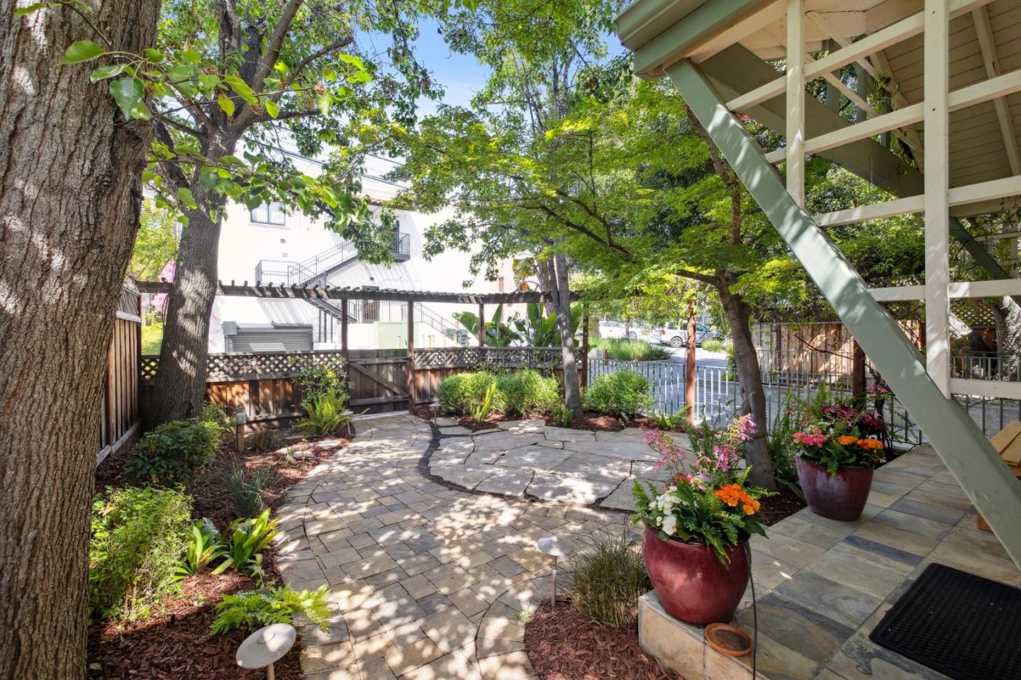 Detail Gallery Image 35 of 38 For 106 Second St, Los Altos,  CA 94022 - 2 Beds | 2 Baths