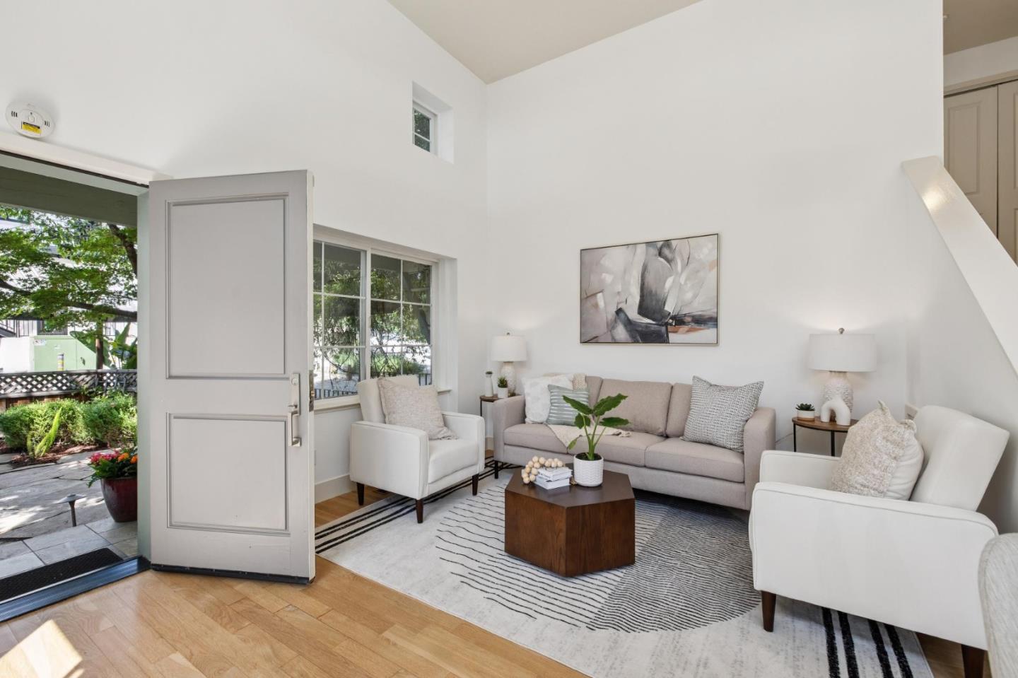 Detail Gallery Image 5 of 38 For 106 Second St, Los Altos,  CA 94022 - 2 Beds | 2 Baths