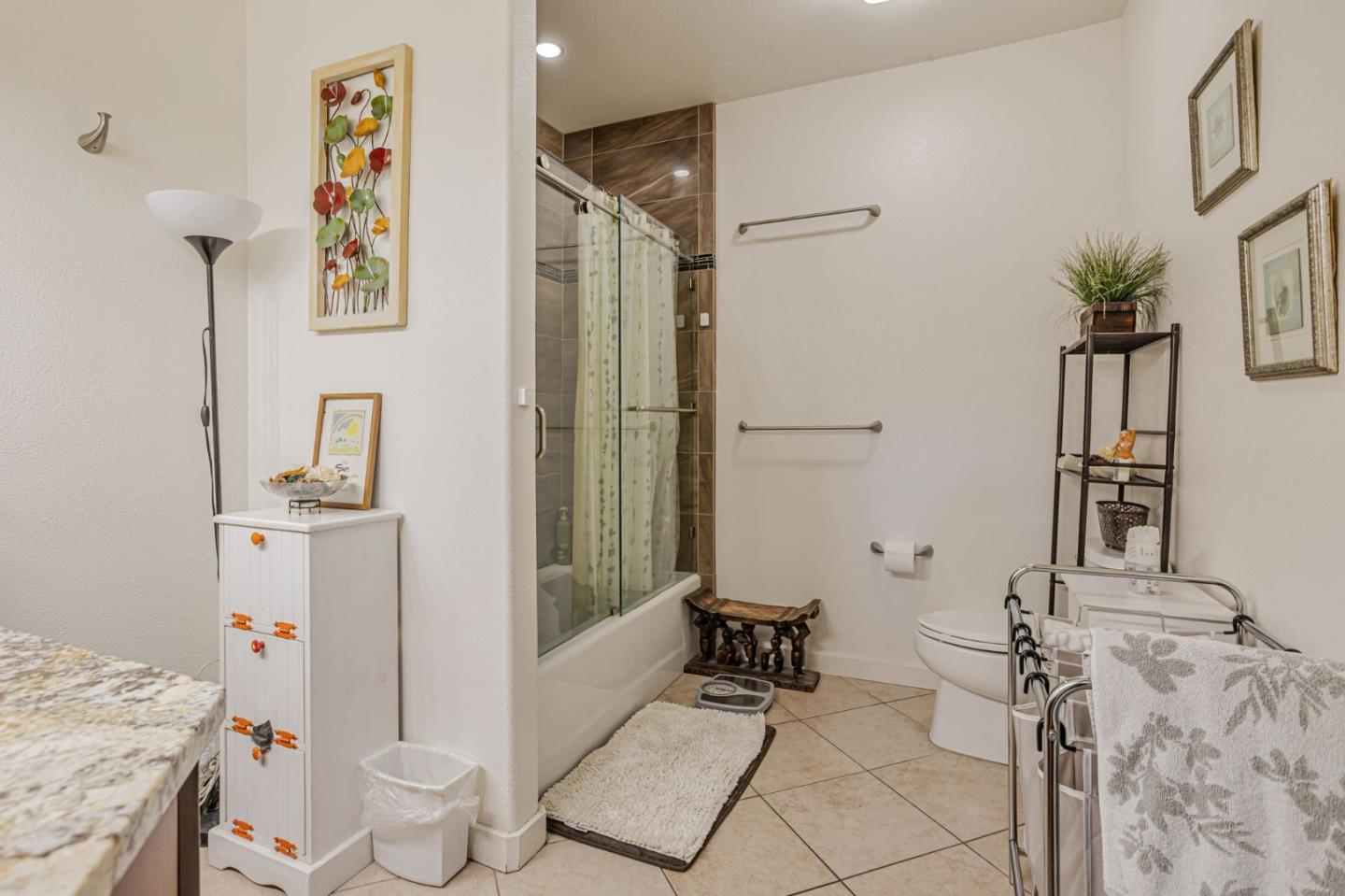 Detail Gallery Image 19 of 36 For 88 N Jackson Ave #105,  San Jose,  CA 95116 - 3 Beds | 2 Baths