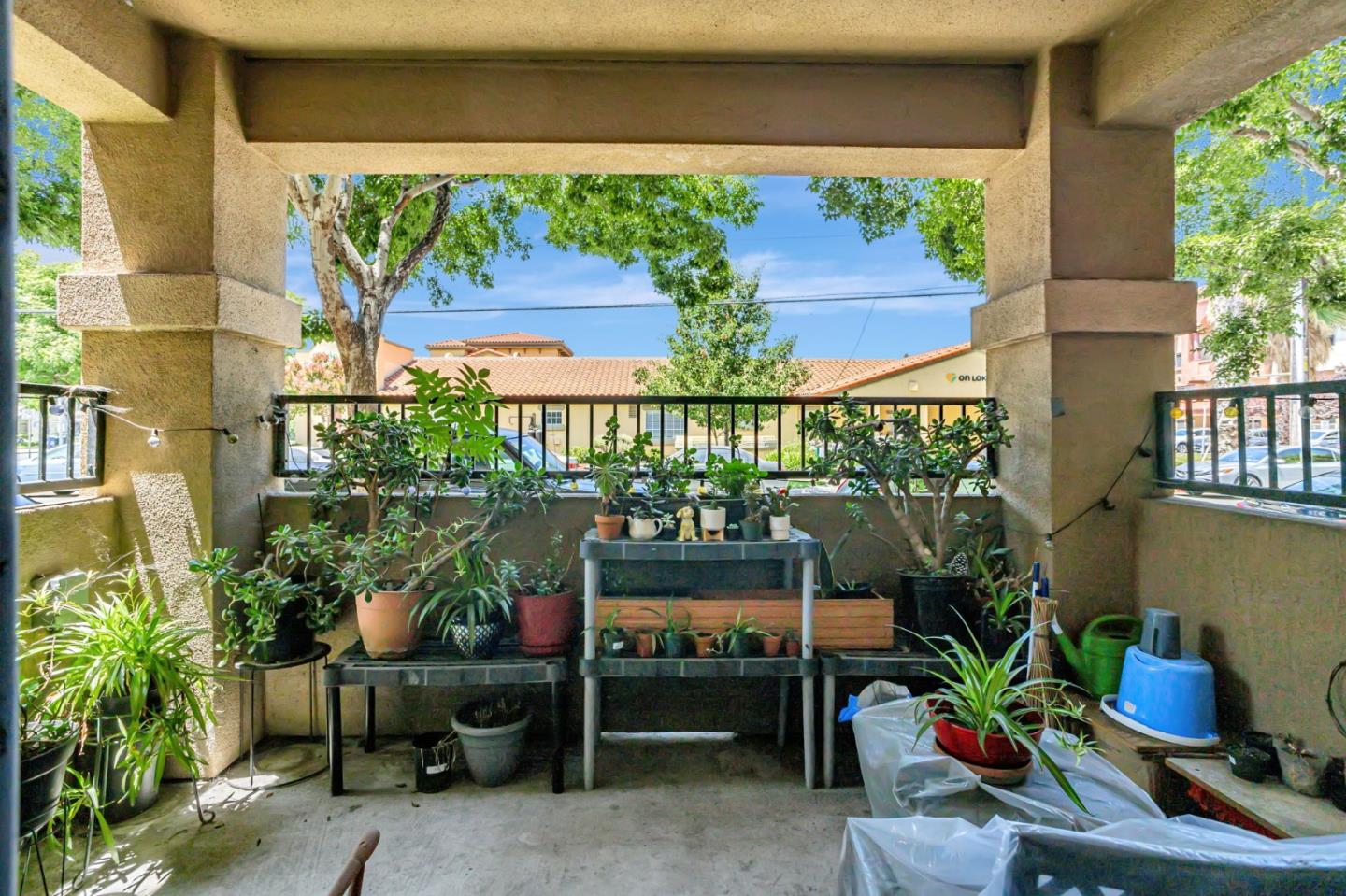 Detail Gallery Image 25 of 36 For 88 N Jackson Ave #105,  San Jose,  CA 95116 - 3 Beds | 2 Baths