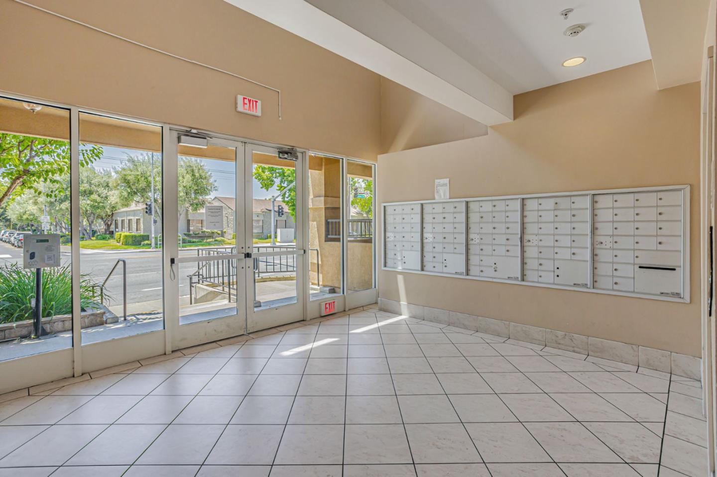 Detail Gallery Image 27 of 36 For 88 N Jackson Ave #105,  San Jose,  CA 95116 - 3 Beds | 2 Baths