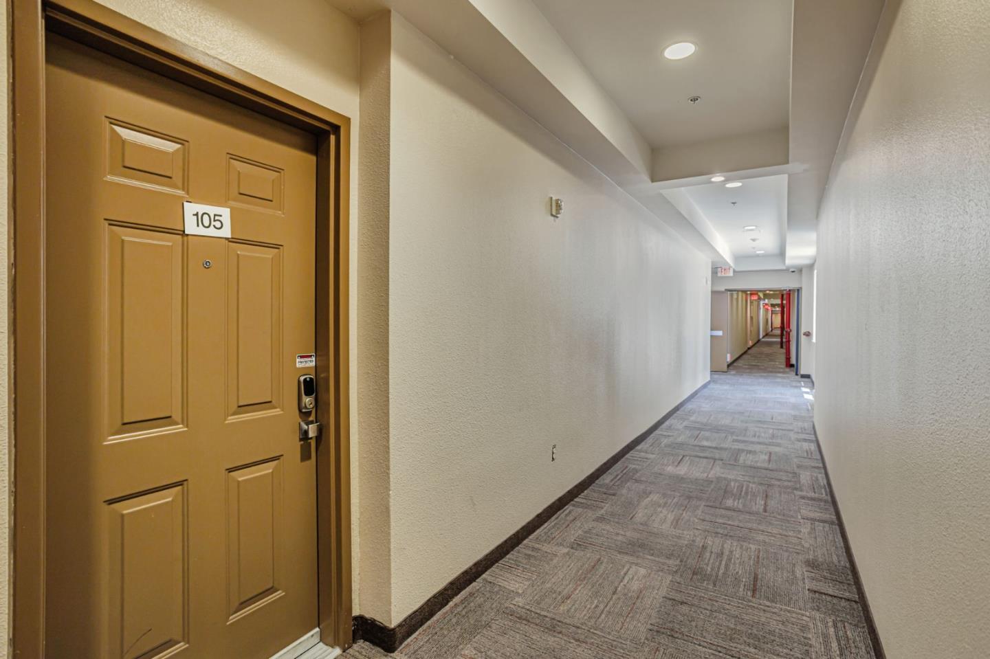 Detail Gallery Image 3 of 36 For 88 N Jackson Ave #105,  San Jose,  CA 95116 - 3 Beds | 2 Baths