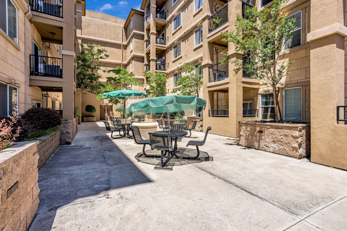 Detail Gallery Image 31 of 36 For 88 N Jackson Ave #105,  San Jose,  CA 95116 - 3 Beds | 2 Baths