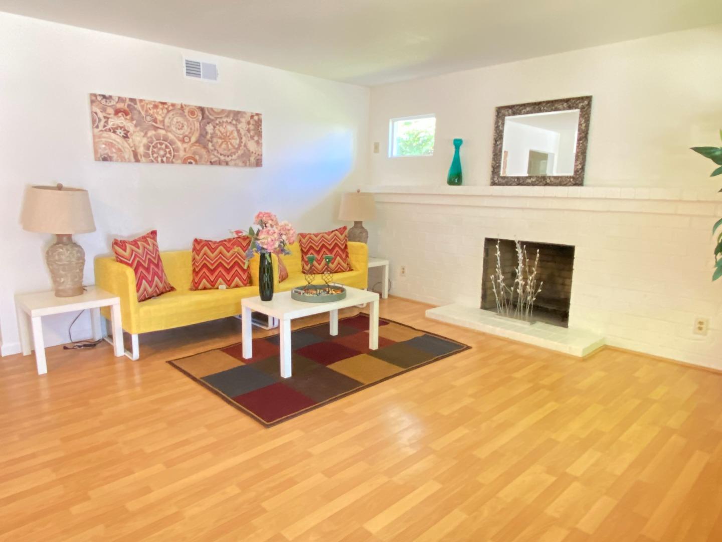 Detail Gallery Image 8 of 15 For 5579 Judith St #1,  San Jose,  CA 95123 - 2 Beds | 1 Baths