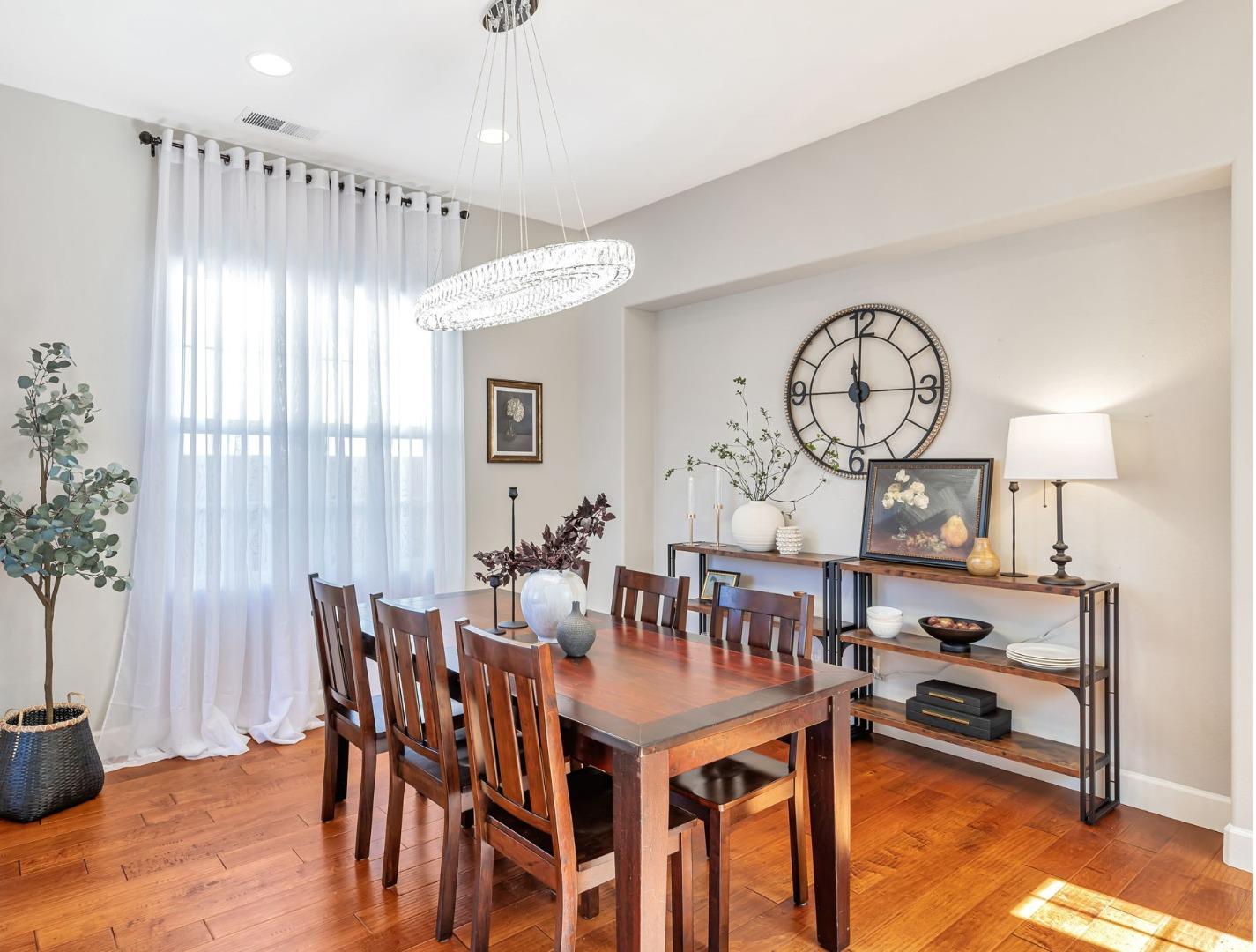 Detail Gallery Image 10 of 60 For 2645 Muirfield Way, Gilroy,  CA 95020 - 5 Beds | 4/1 Baths