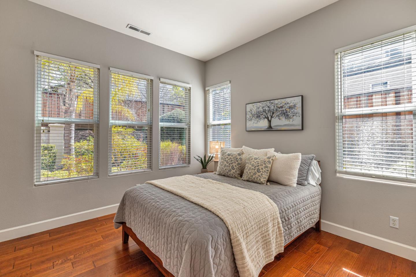 Detail Gallery Image 20 of 60 For 2645 Muirfield Way, Gilroy,  CA 95020 - 5 Beds | 4/1 Baths