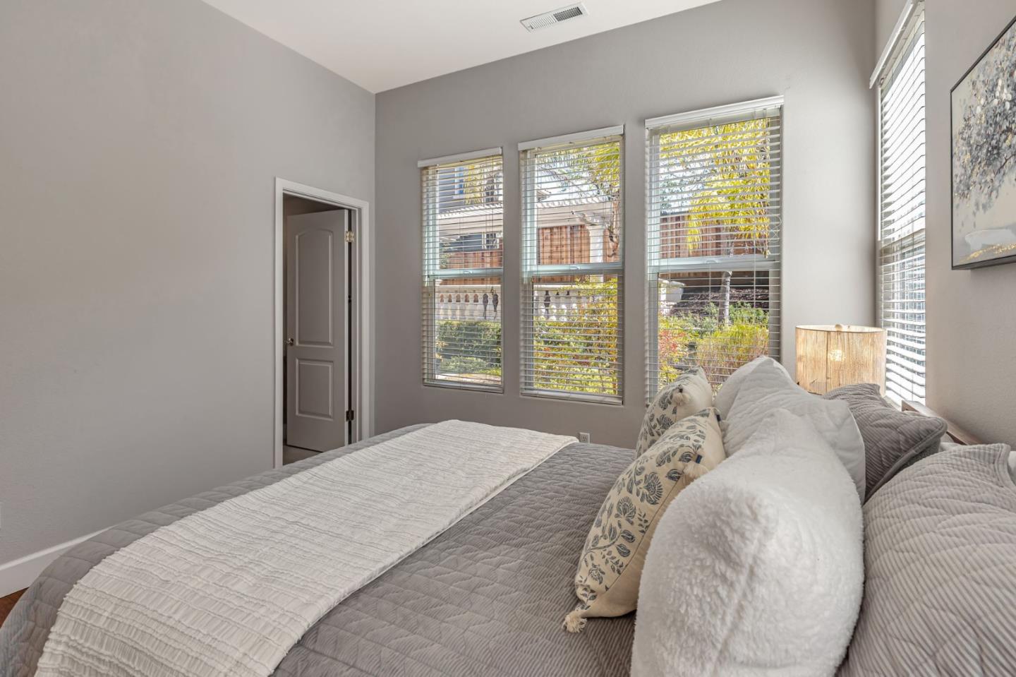 Detail Gallery Image 22 of 60 For 2645 Muirfield Way, Gilroy,  CA 95020 - 5 Beds | 4/1 Baths