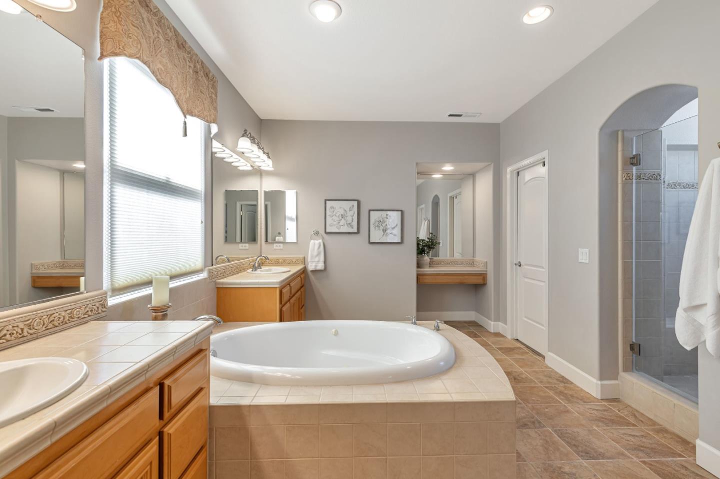 Detail Gallery Image 38 of 60 For 2645 Muirfield Way, Gilroy,  CA 95020 - 5 Beds | 4/1 Baths