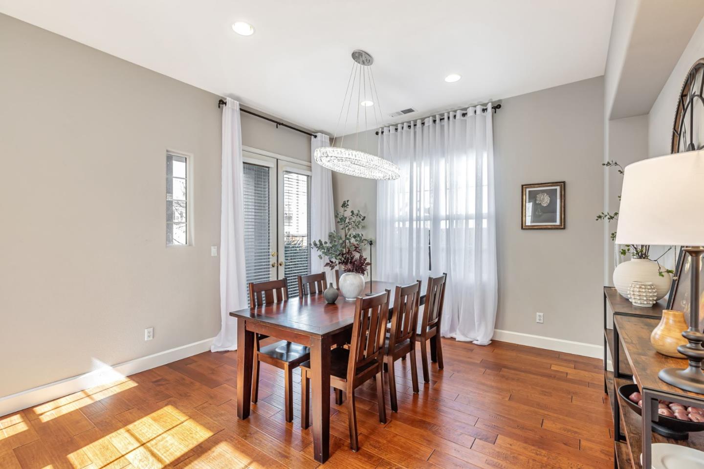 Detail Gallery Image 9 of 60 For 2645 Muirfield Way, Gilroy,  CA 95020 - 5 Beds | 4/1 Baths