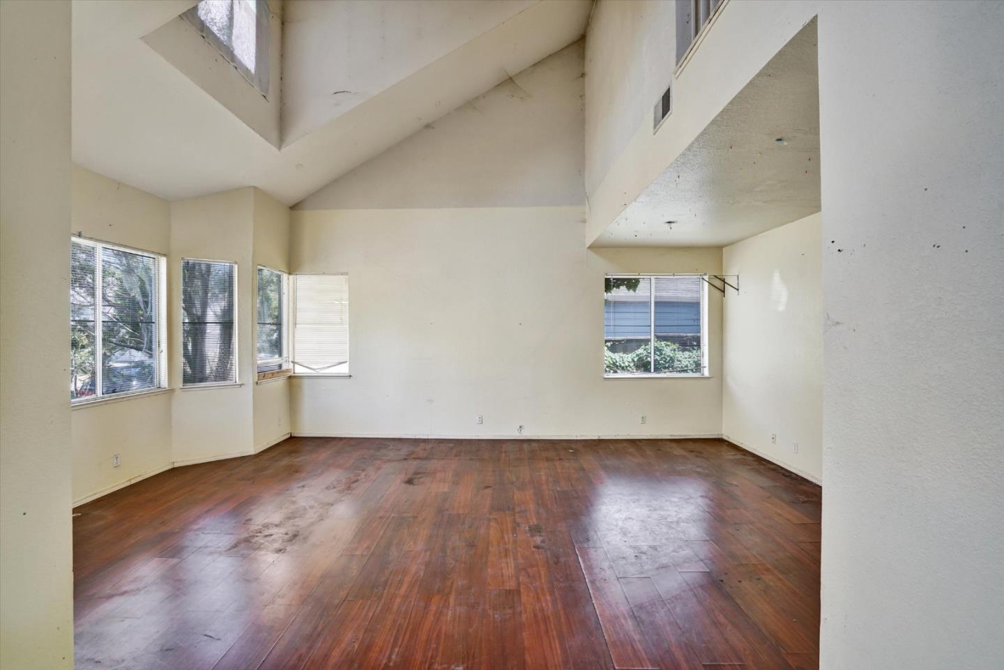 Detail Gallery Image 13 of 37 For 252 Waterview Ter, Vallejo,  CA 94591 - 4 Beds | 2/1 Baths