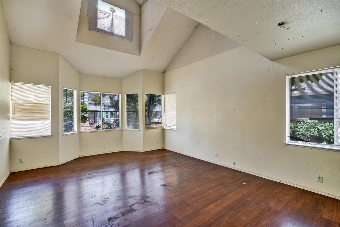 Detail Gallery Image 16 of 37 For 252 Waterview Ter, Vallejo,  CA 94591 - 4 Beds | 2/1 Baths