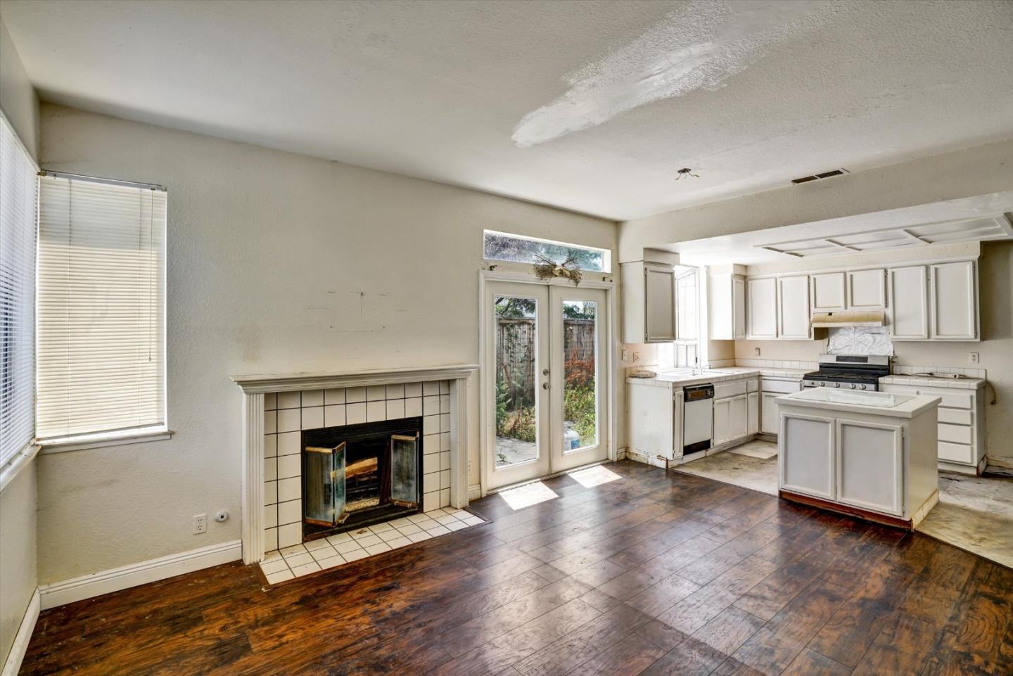 Detail Gallery Image 19 of 37 For 252 Waterview Ter, Vallejo,  CA 94591 - 4 Beds | 2/1 Baths