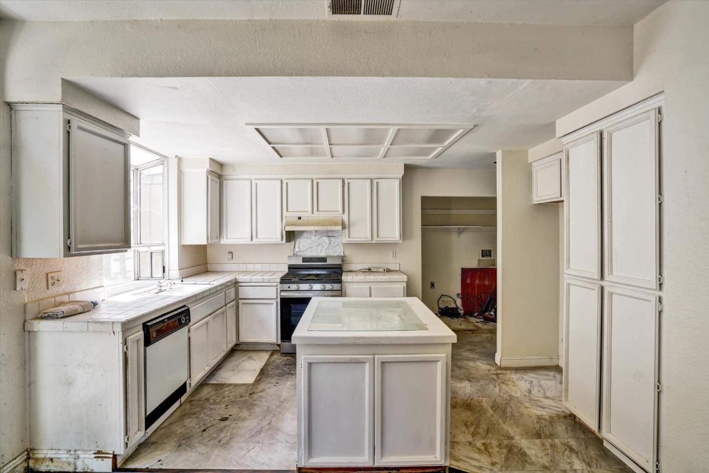 Detail Gallery Image 20 of 37 For 252 Waterview Ter, Vallejo,  CA 94591 - 4 Beds | 2/1 Baths