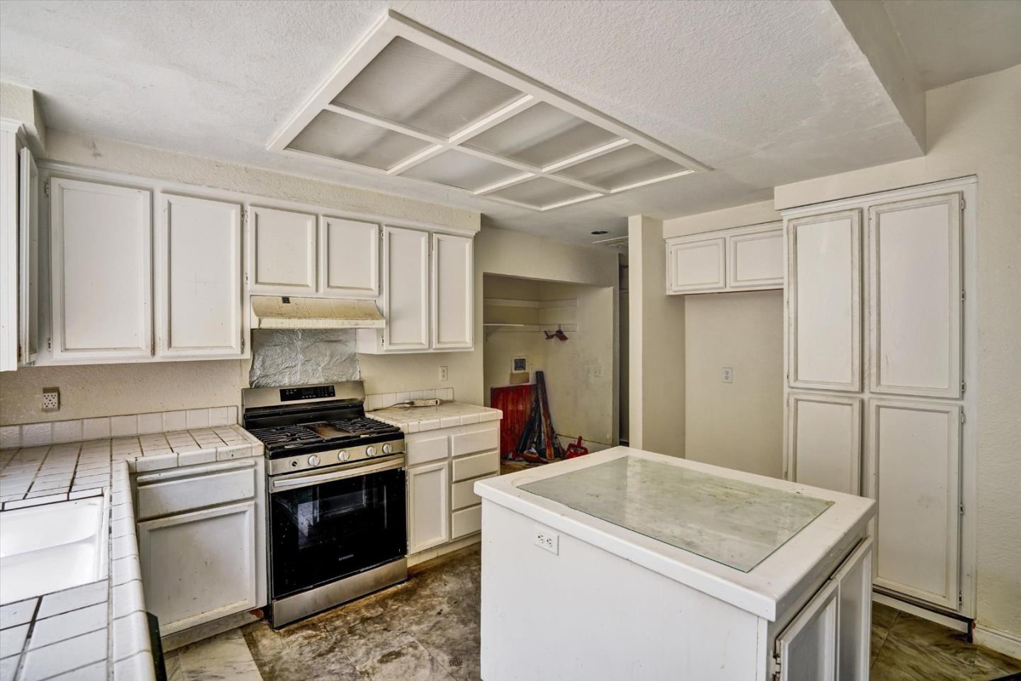 Detail Gallery Image 22 of 37 For 252 Waterview Ter, Vallejo,  CA 94591 - 4 Beds | 2/1 Baths