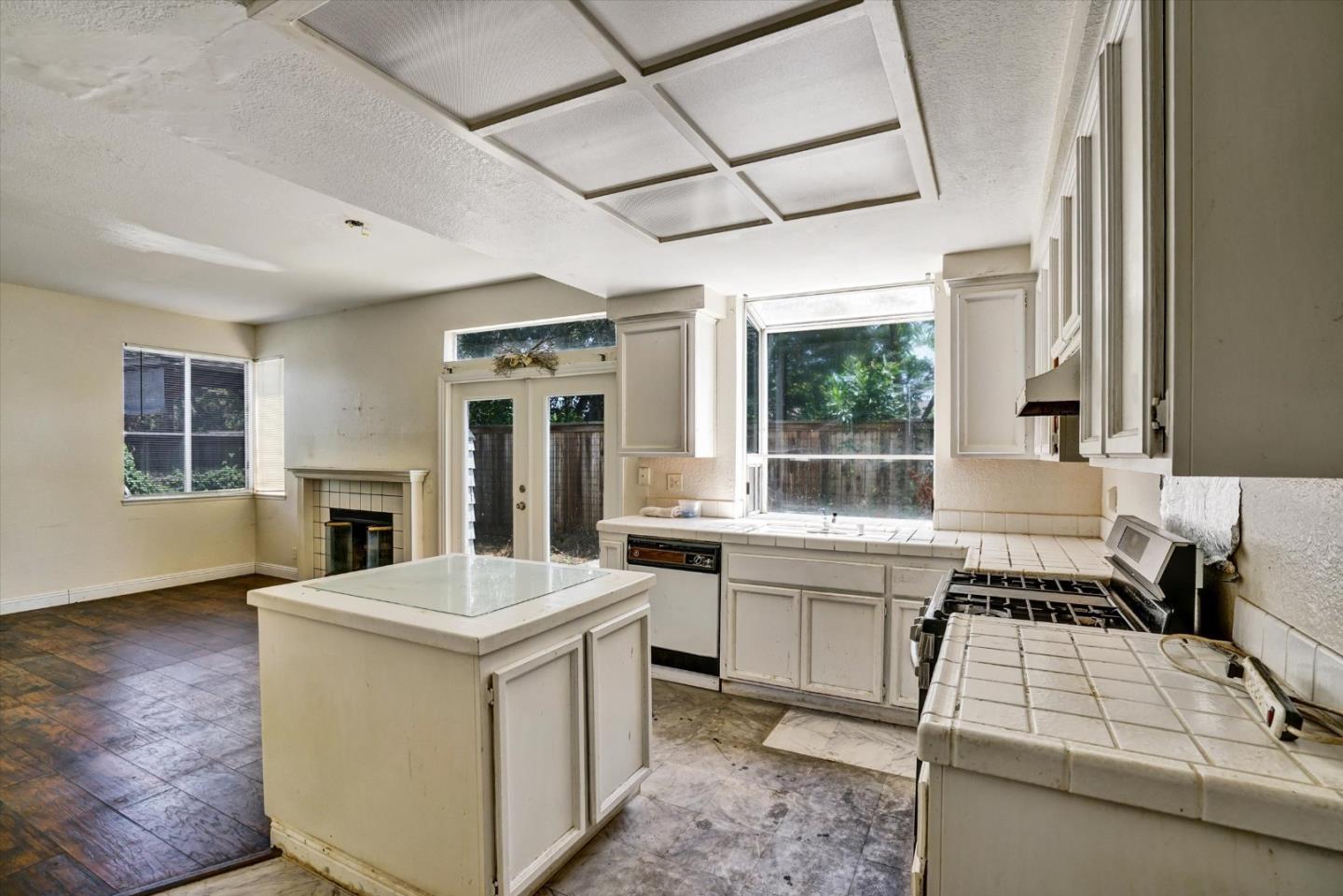 Detail Gallery Image 26 of 37 For 252 Waterview Ter, Vallejo,  CA 94591 - 4 Beds | 2/1 Baths