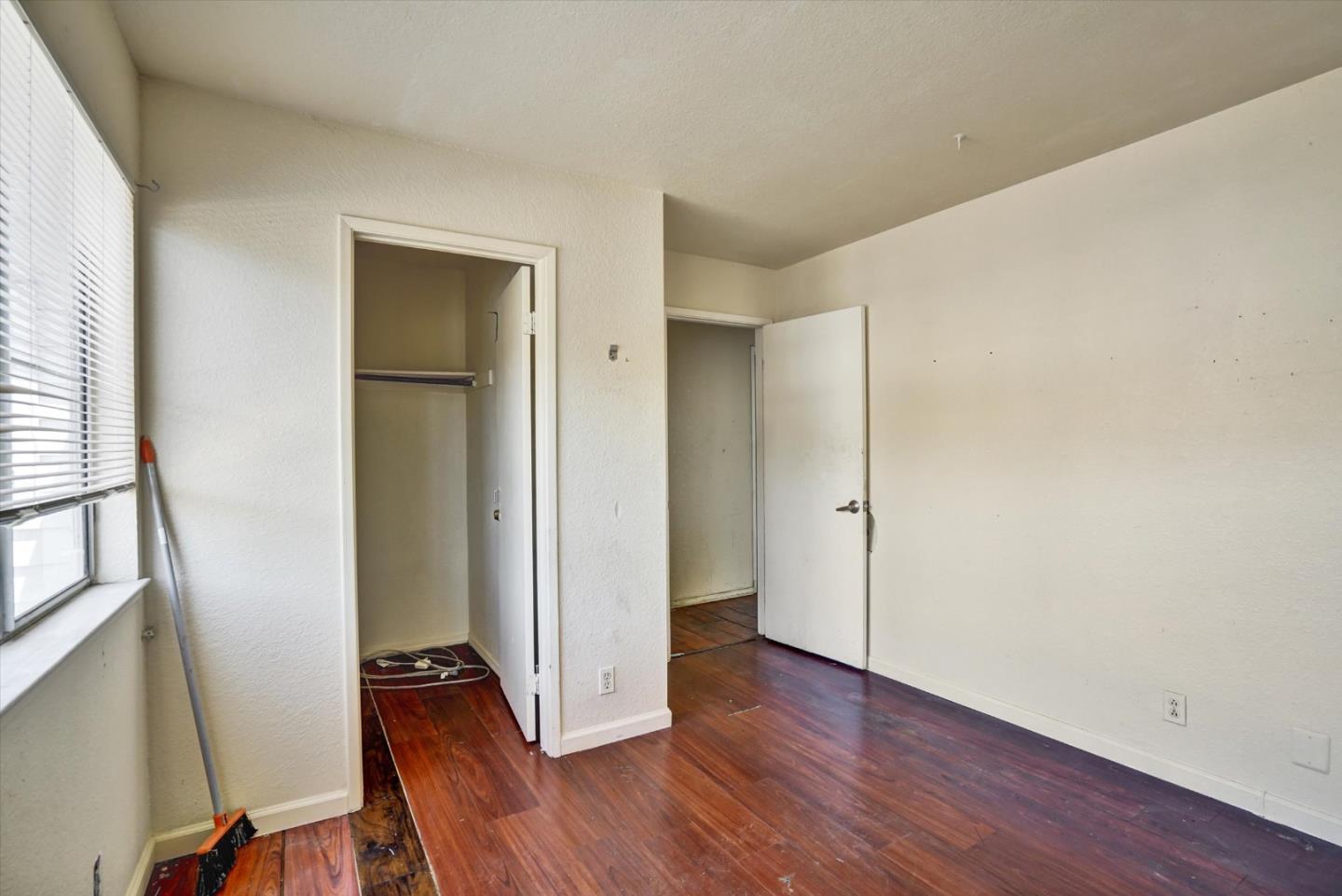 Detail Gallery Image 4 of 37 For 252 Waterview Ter, Vallejo,  CA 94591 - 4 Beds | 2/1 Baths
