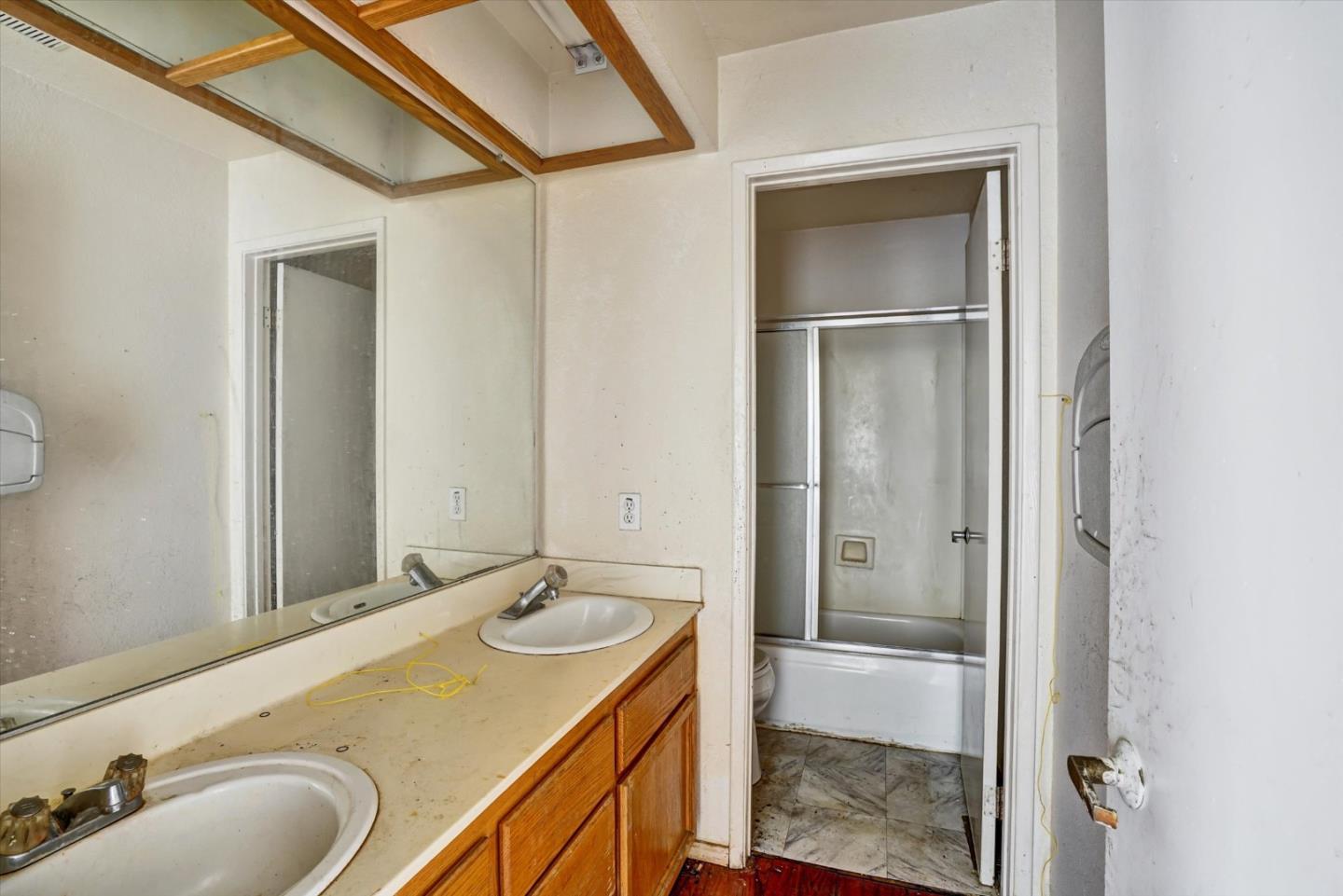 Detail Gallery Image 7 of 37 For 252 Waterview Ter, Vallejo,  CA 94591 - 4 Beds | 2/1 Baths