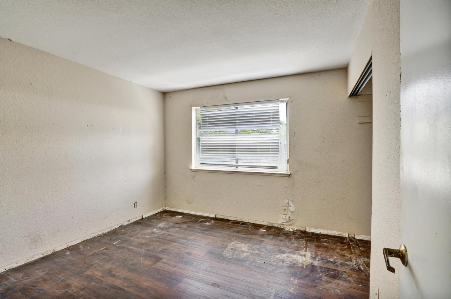 Detail Gallery Image 8 of 37 For 252 Waterview Ter, Vallejo,  CA 94591 - 4 Beds | 2/1 Baths