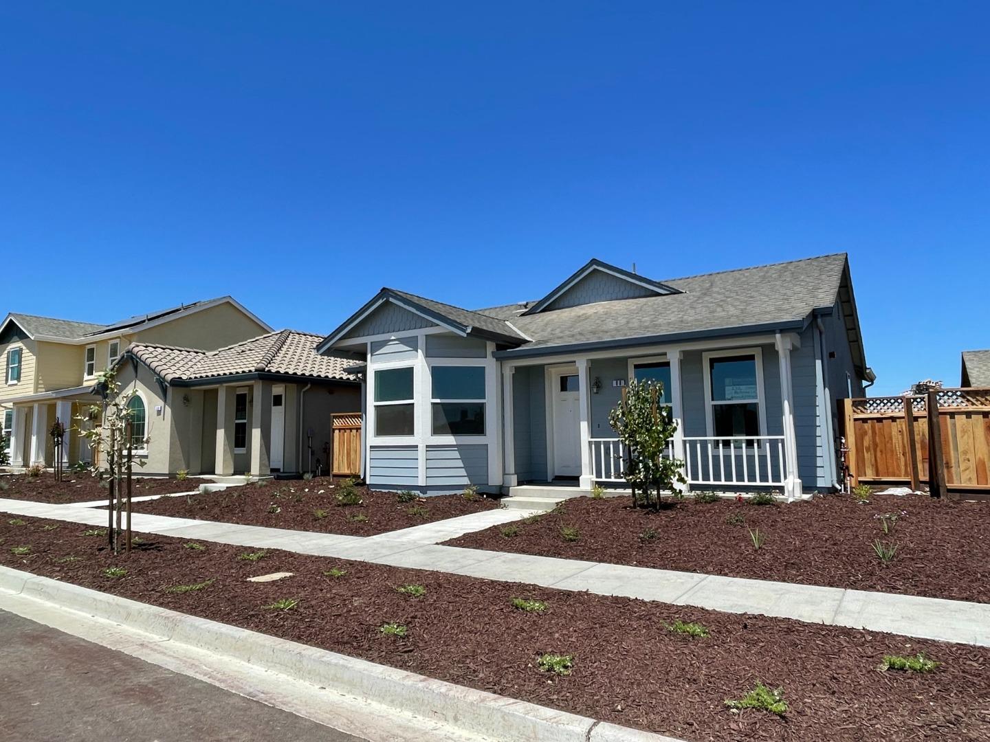 Detail Gallery Image 3 of 5 For 66 Boston Ln, King City,  CA 93930 - 4 Beds | 2 Baths
