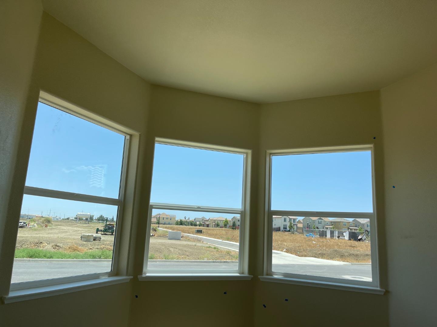 Detail Gallery Image 5 of 5 For 66 Boston Ln, King City,  CA 93930 - 4 Beds | 2 Baths