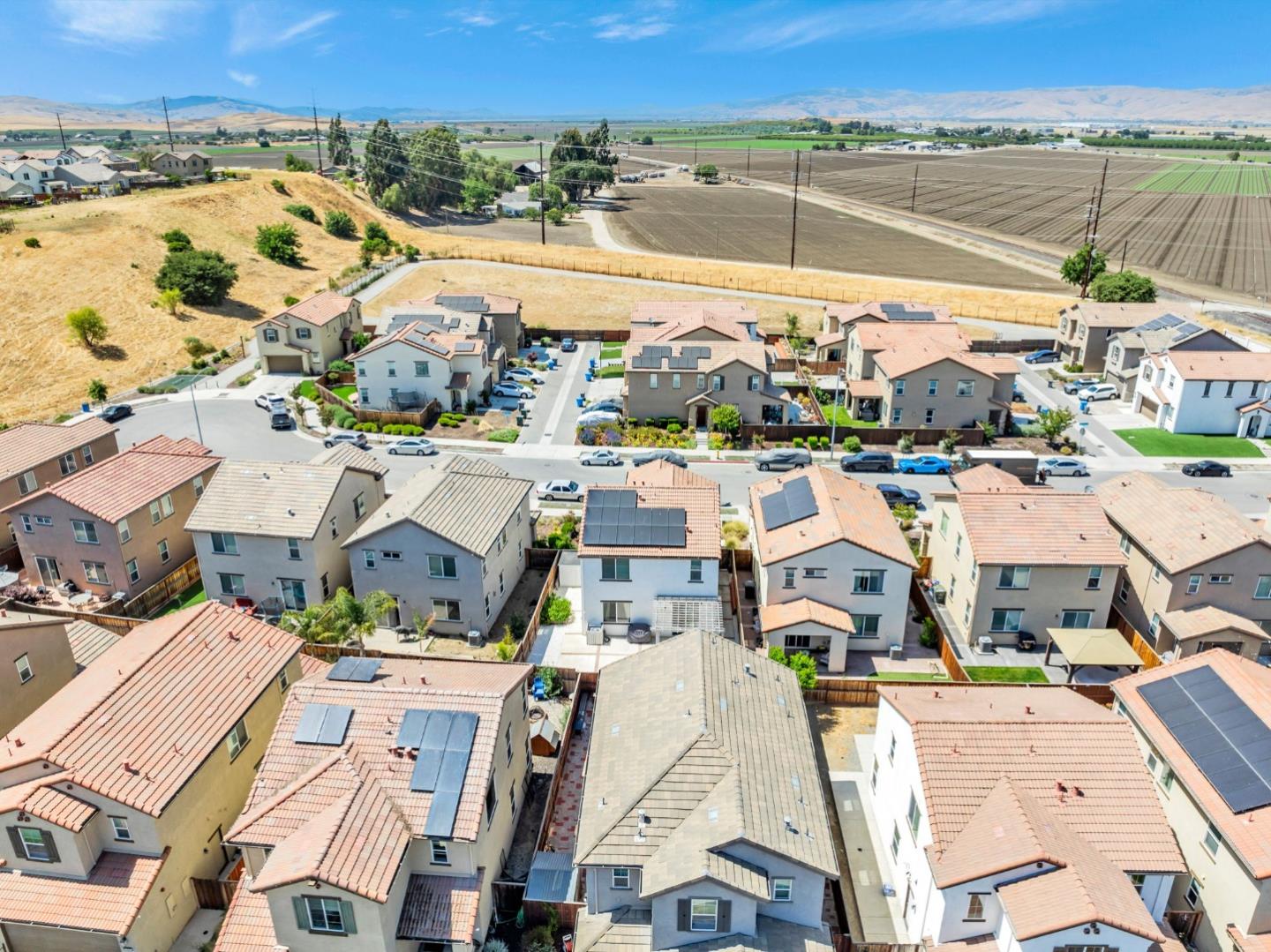 Detail Gallery Image 17 of 18 For 555 Sparrow St, Hollister,  CA 95023 - 3 Beds | 2/1 Baths