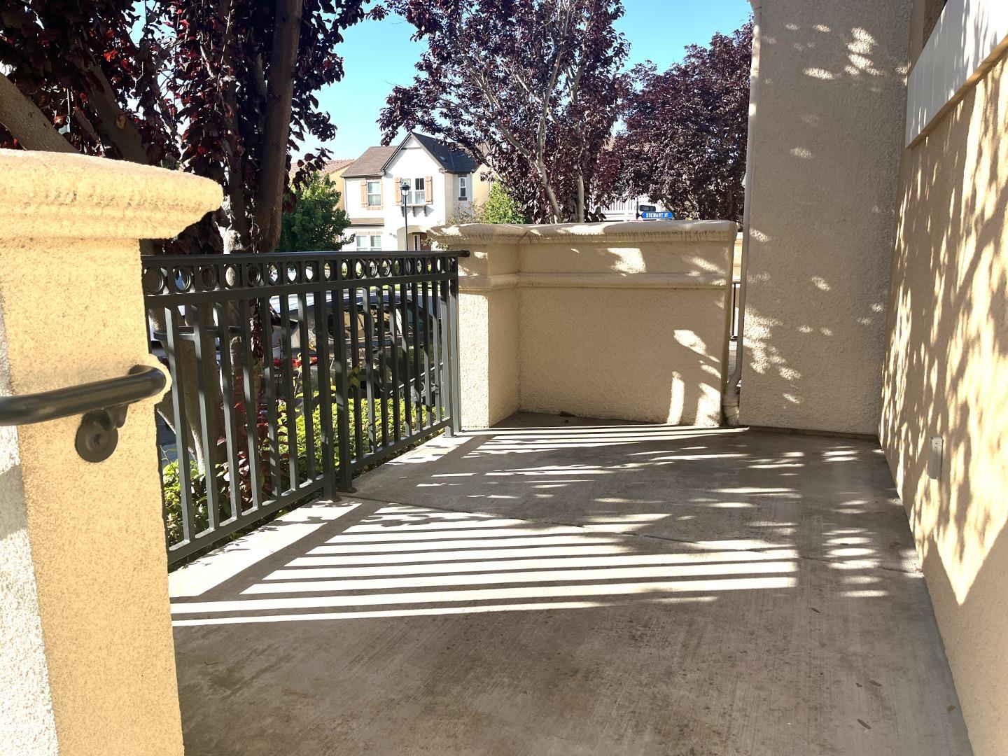 Detail Gallery Image 3 of 25 For 965 Cole Pl, Santa Clara,  CA 95054 - 3 Beds | 3 Baths