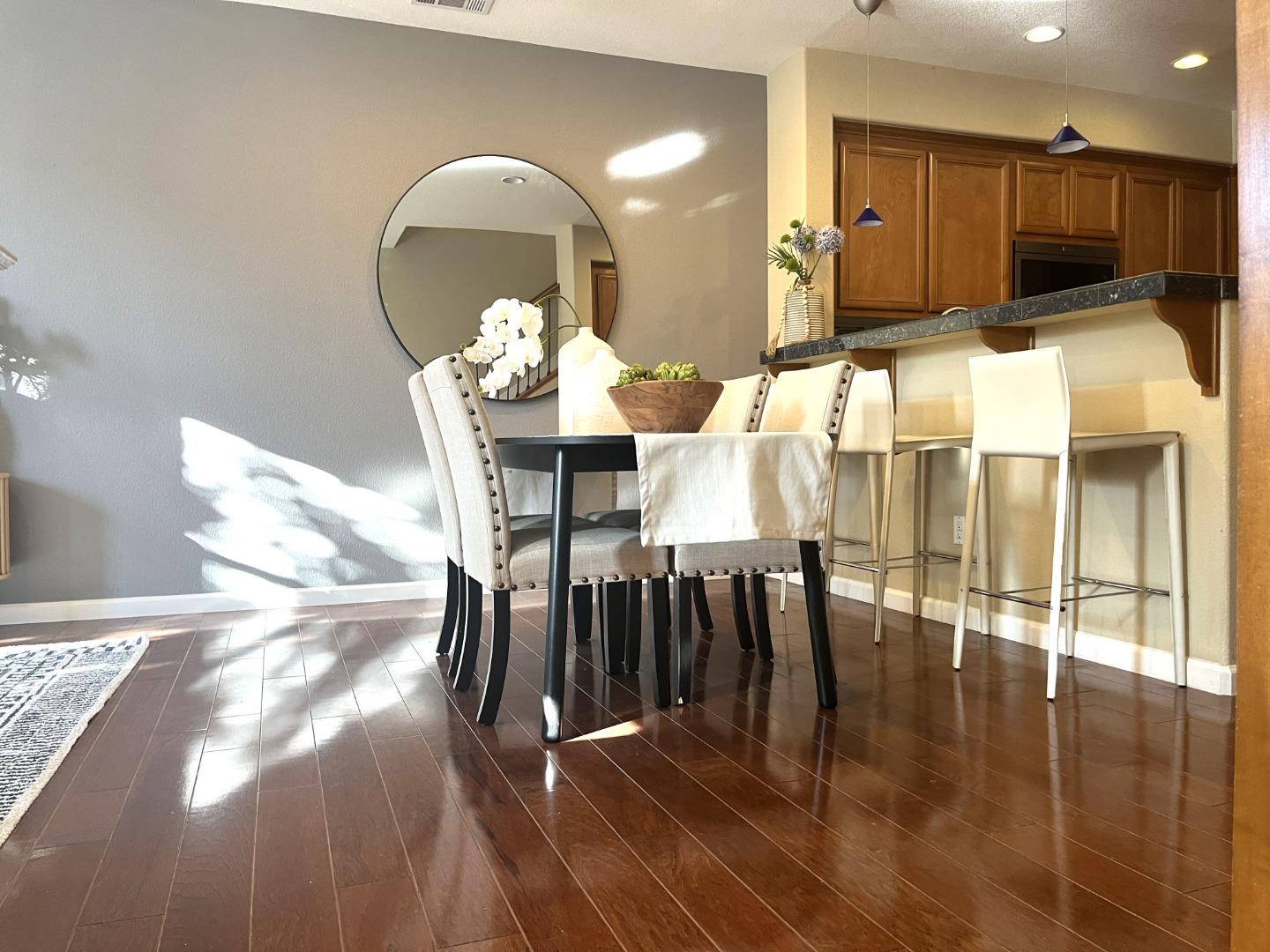 Detail Gallery Image 7 of 25 For 965 Cole Pl, Santa Clara,  CA 95054 - 3 Beds | 3 Baths
