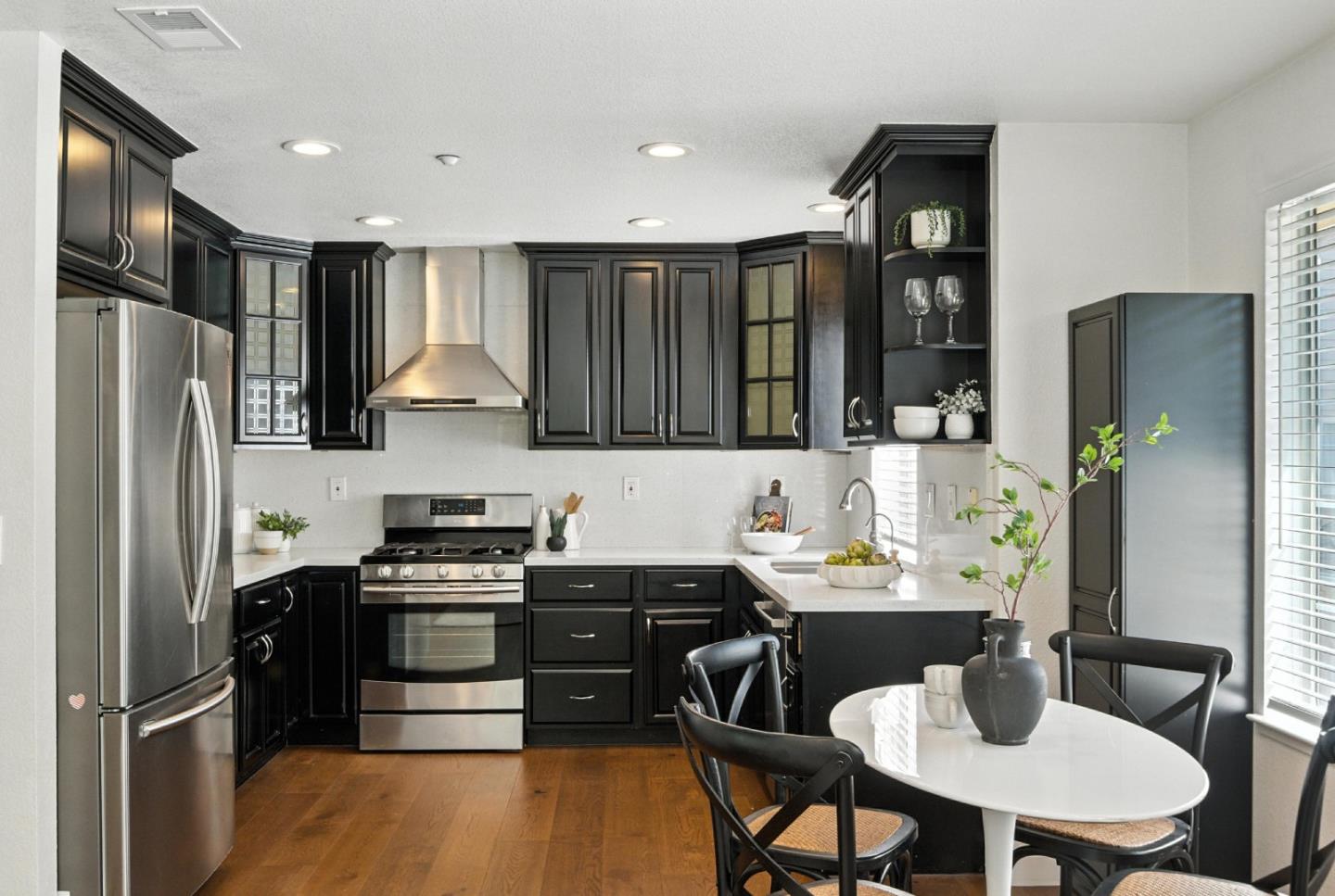 Detail Gallery Image 17 of 66 For 1910 Beaufort Ter, San Jose,  CA 95131 - 3 Beds | 2/1 Baths
