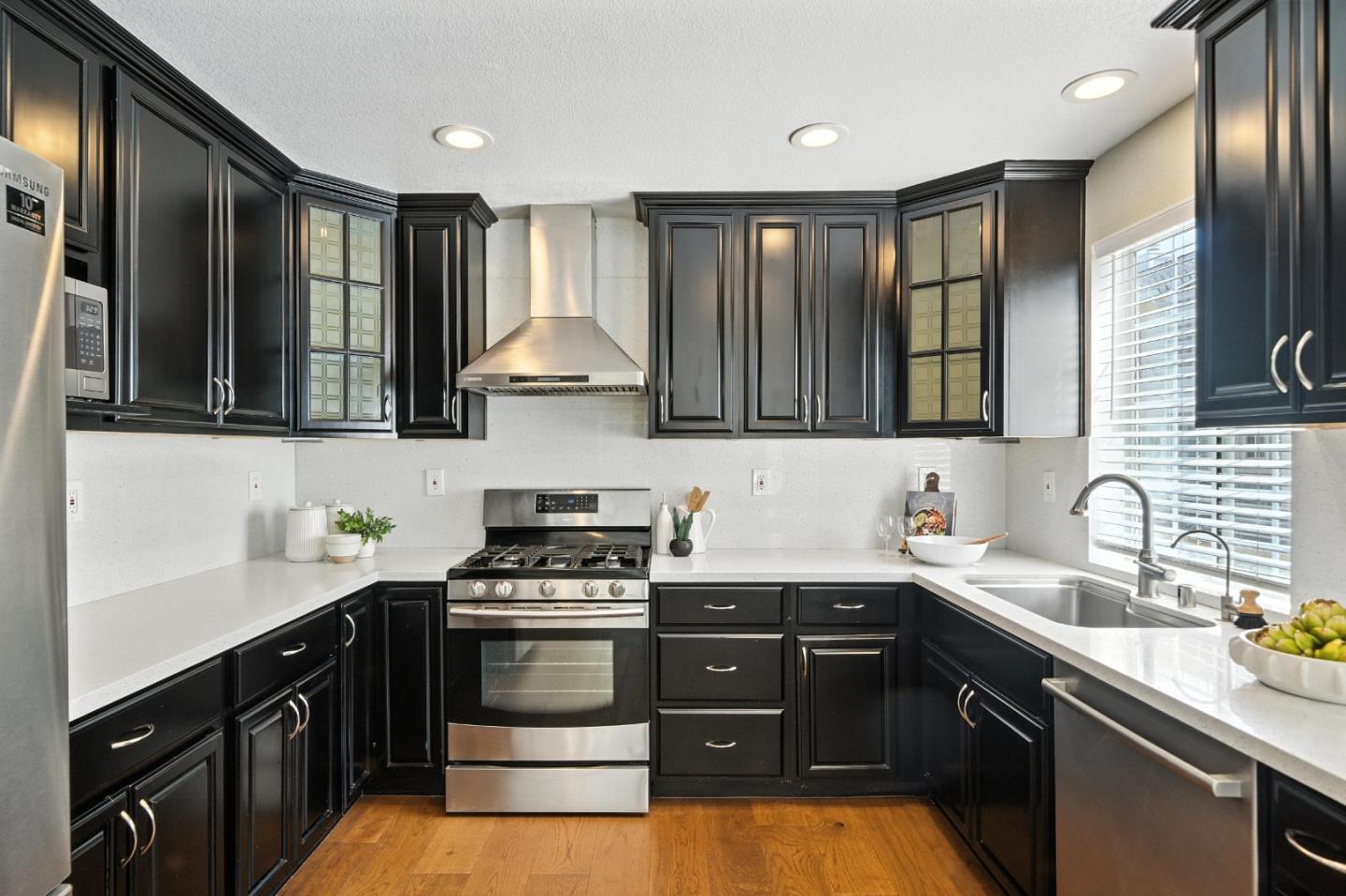 Detail Gallery Image 18 of 66 For 1910 Beaufort Ter, San Jose,  CA 95131 - 3 Beds | 2/1 Baths