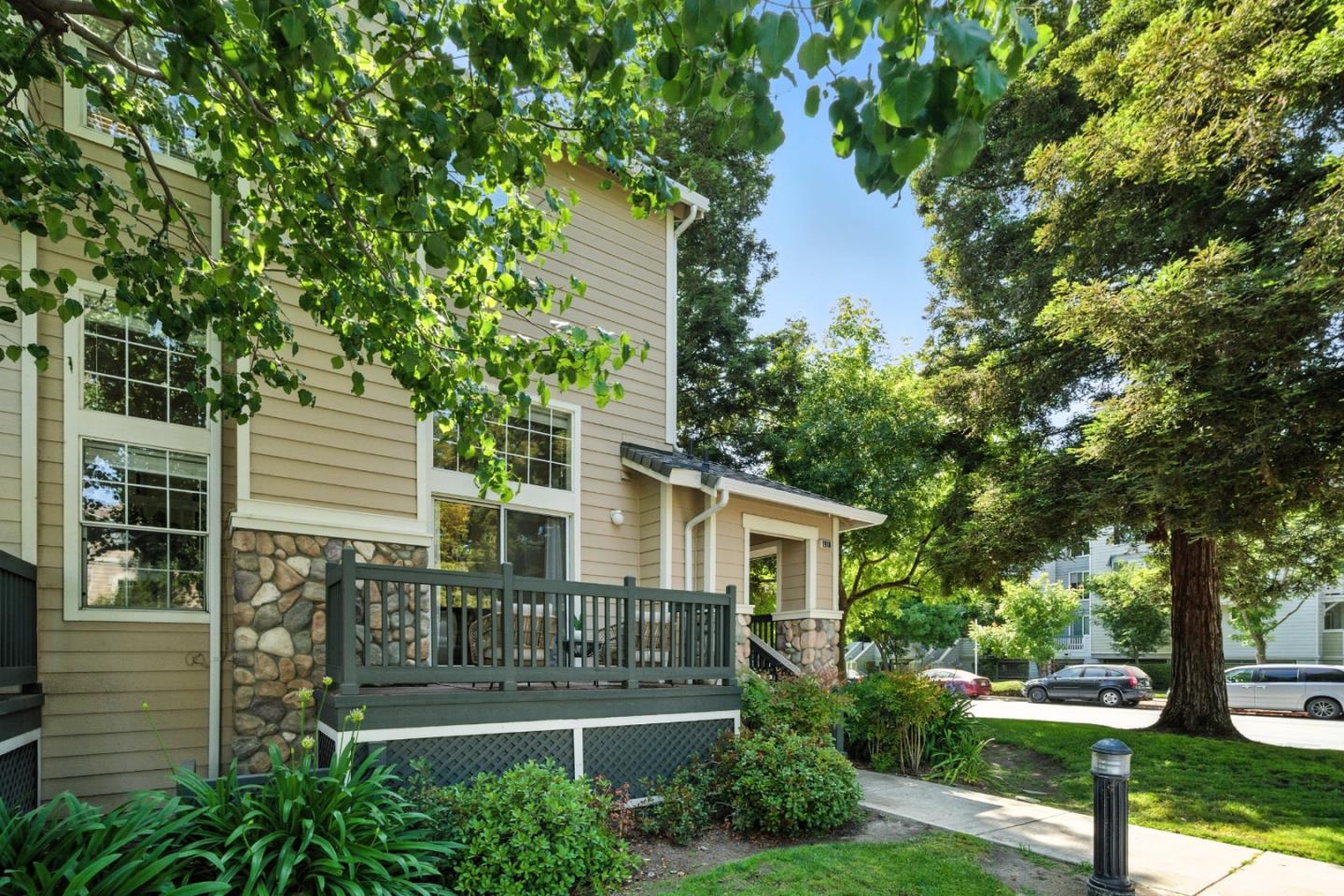 Detail Gallery Image 2 of 66 For 1910 Beaufort Ter, San Jose,  CA 95131 - 3 Beds | 2/1 Baths