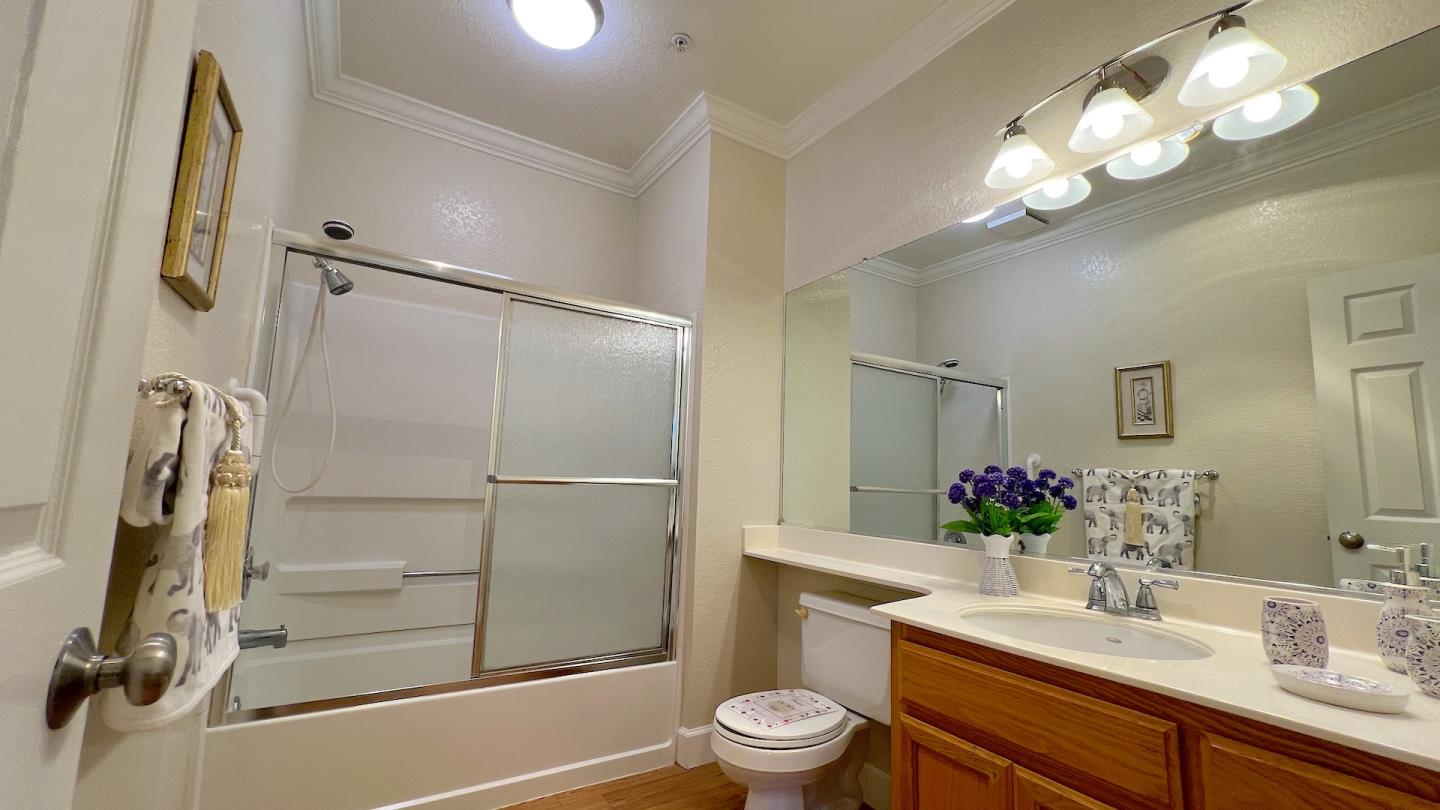 Detail Gallery Image 10 of 15 For 250 Santa Fe Ter #217,  Sunnyvale,  CA 94085 - 3 Beds | 2 Baths